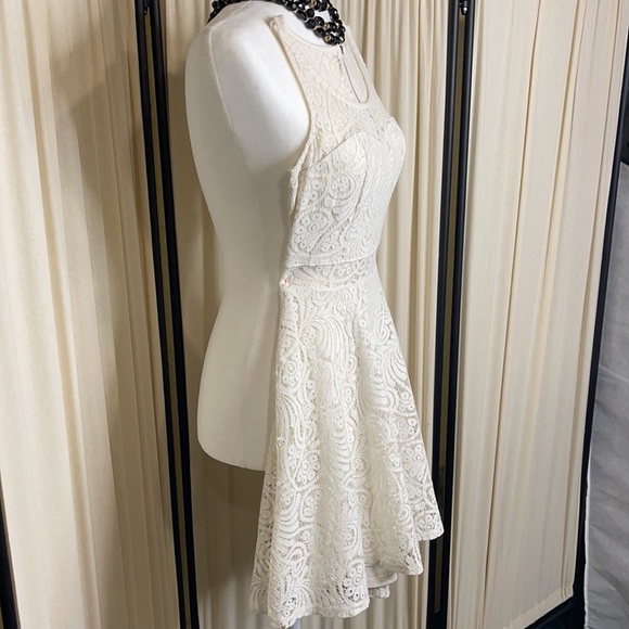 🎉HP🎉GORGEOUS DELICATE LACE DRESS- CREAM WHITE XS - Picture 7 of 10